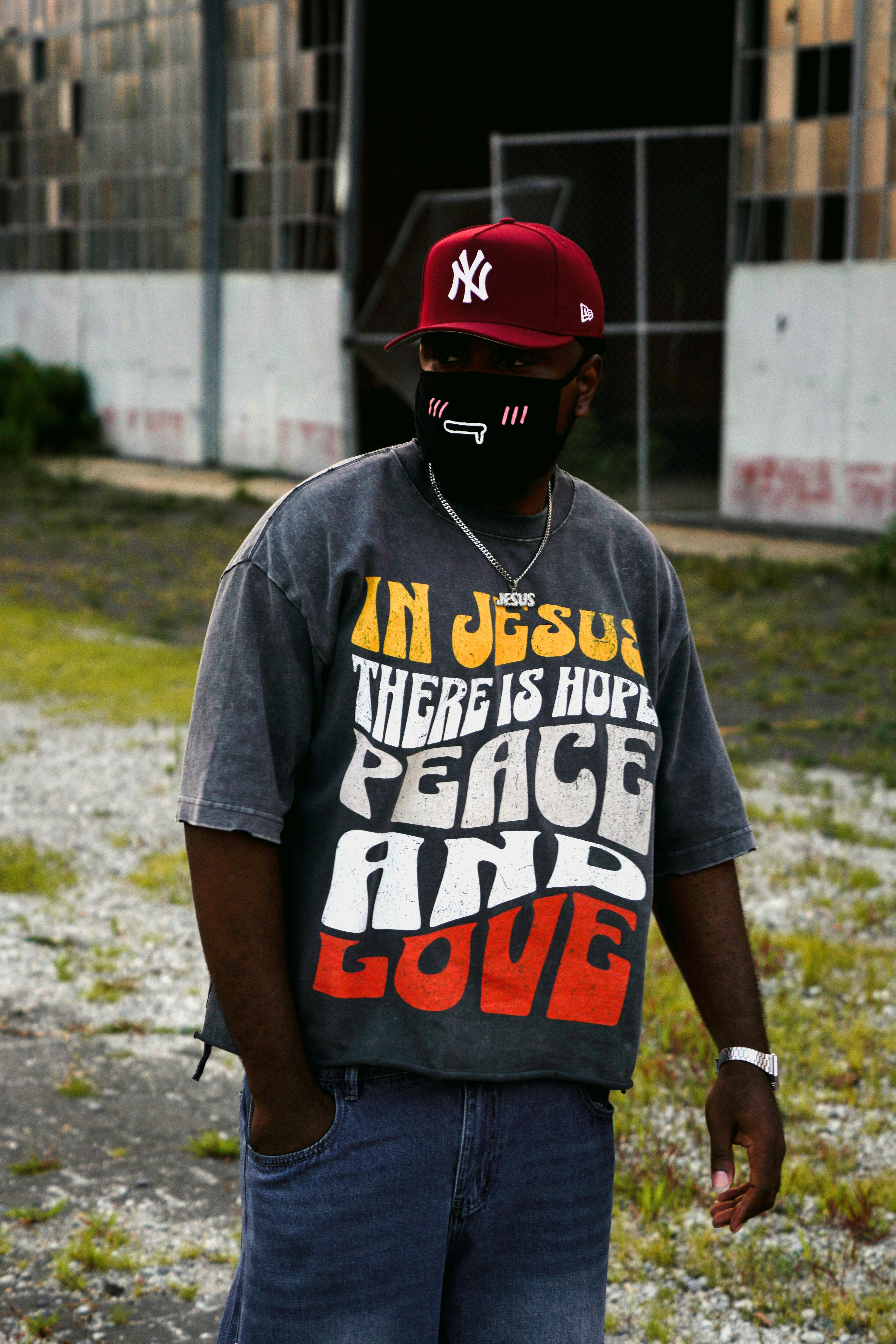 "In Jesus There is Hope" Snow Wash Raw-Hem Boxy T-shirt